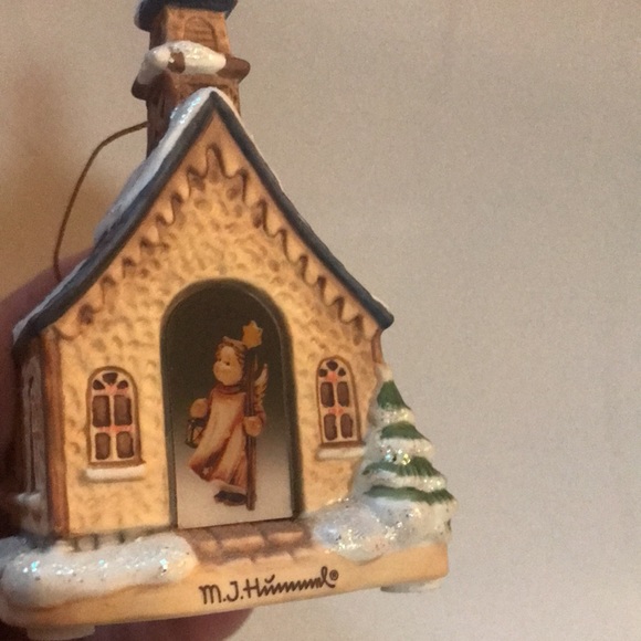 M. J. Hummel Candlelight Church ornament - Picture 5 of 11